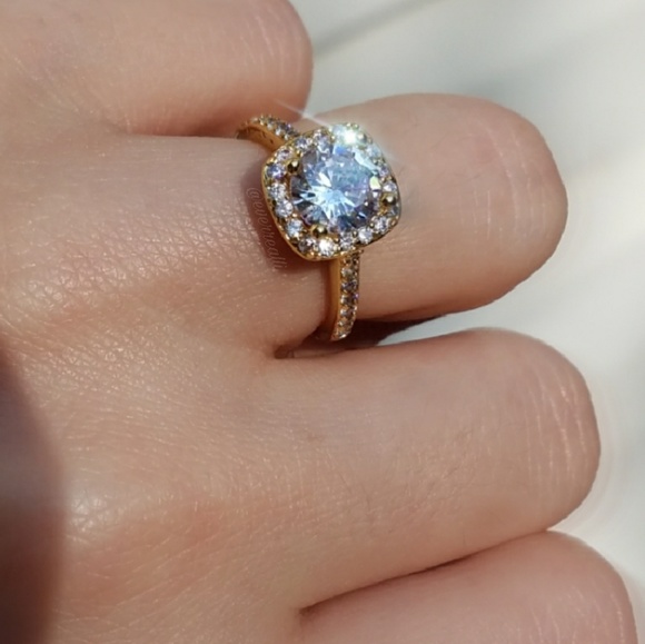 Gold Round Solitaire Square Halo Engagement Ring - Picture 2 of 8